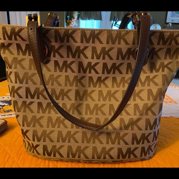 Michael Kors Authentic Satchel Bag - Picture 1 of 8